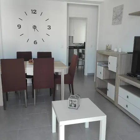 Aliste Apartment *